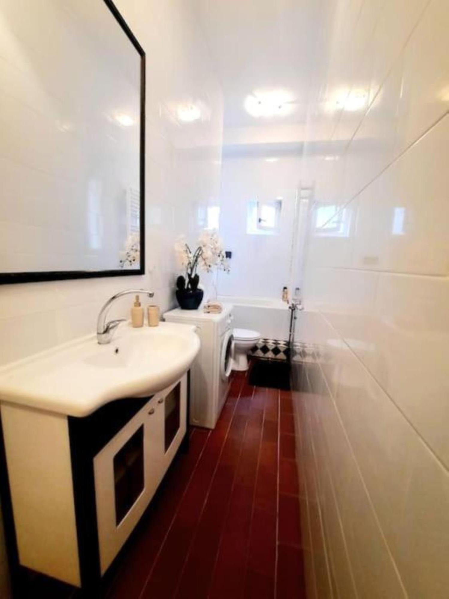 Timisoara Central 2 Bedroom Hotel Serviced Belle Vue Apart By The Park Exterior foto